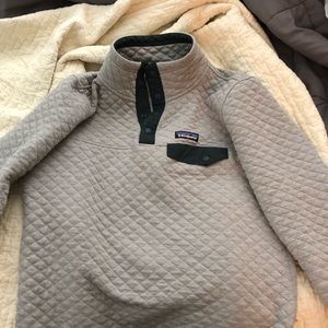 Gray Quilted Patagonia Pullover
